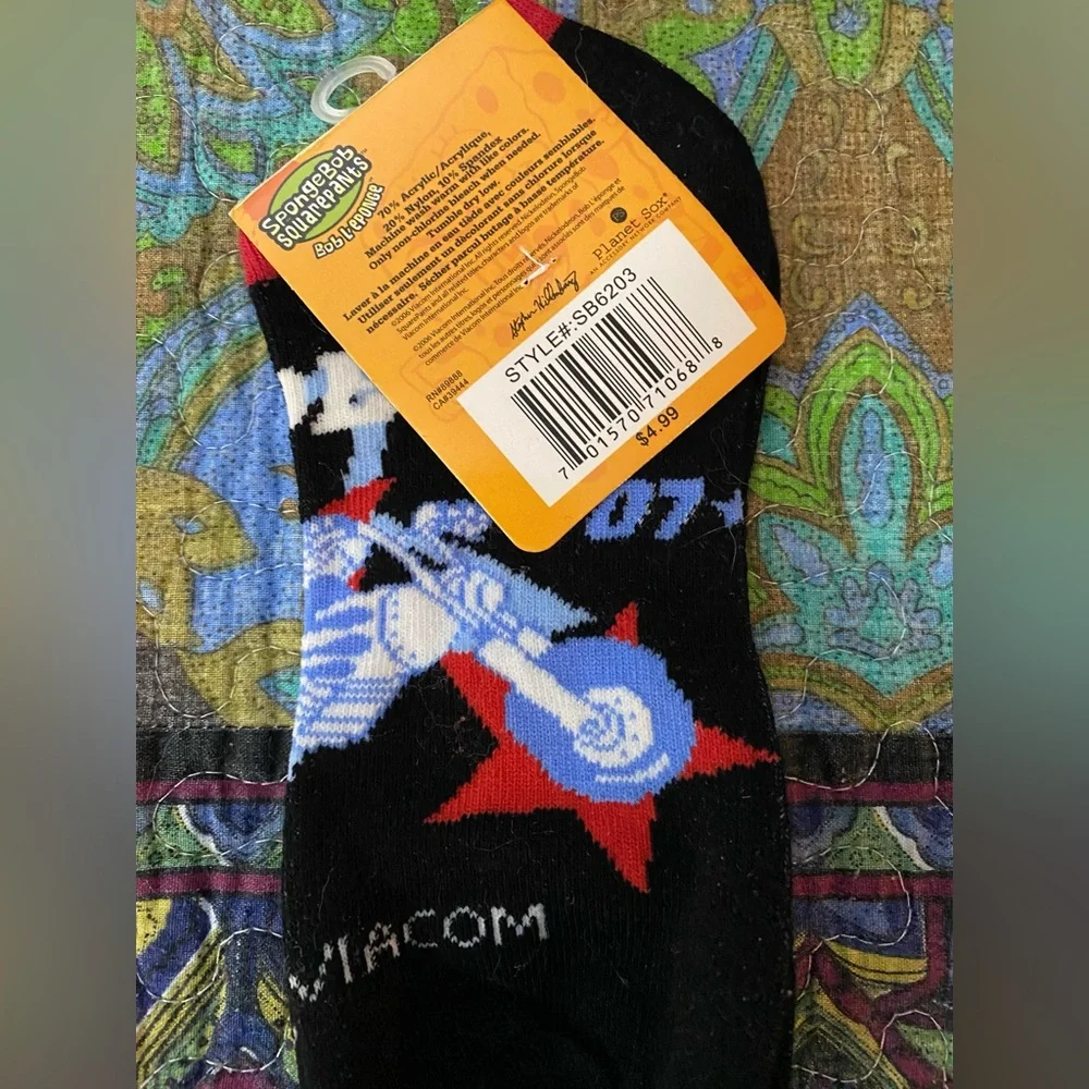3 pr. of SpongeBob socks & 2 packs Defenders & 1 Galactic Battles make-it blocks